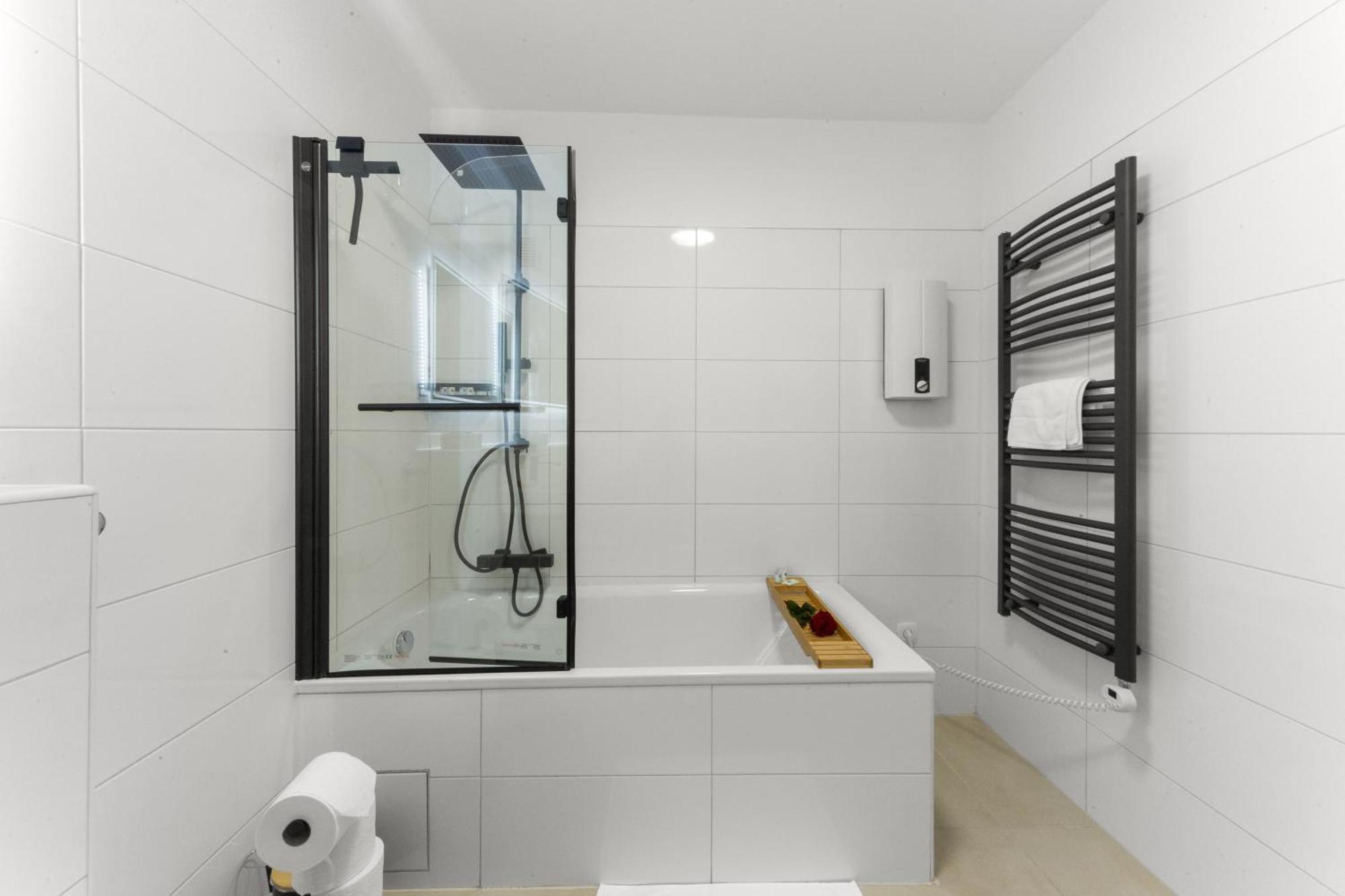 Vinful: Premium-Apartment Mit Balkon Und Parkplatz Mülheim an der Ruhr Exterior foto